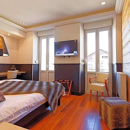 Logis Des Bains Hotel 3*