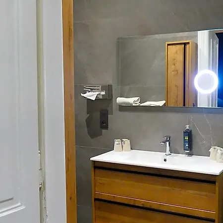 Logis Des Bains 3*