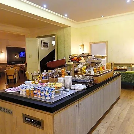 Logis Des Bains Hotel 3*