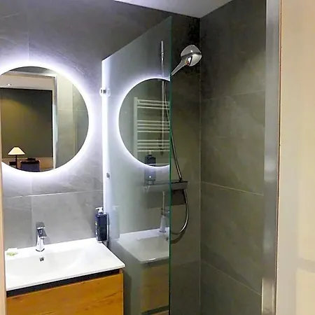Hotel Logis Des Bains 3*