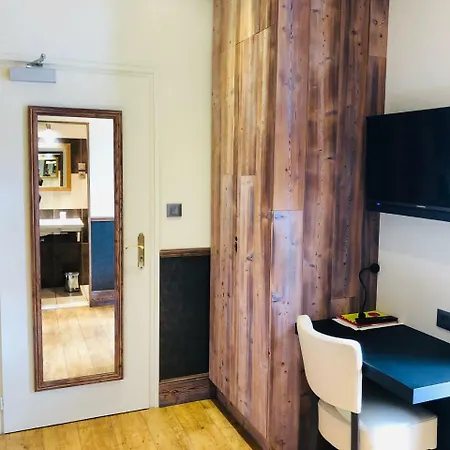Logis Des Bains 3*