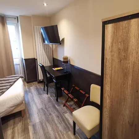 Logis Des Bains Hotel 3*