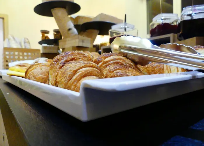 酒店 Logis Des Bains 3*