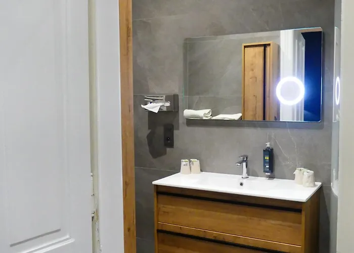 Logis Des Bains Hotel 3*