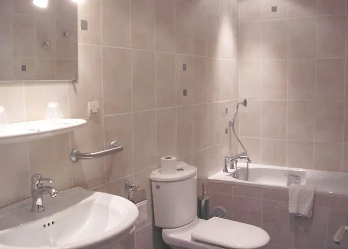 Logis Des Bains 3* 热拉梅