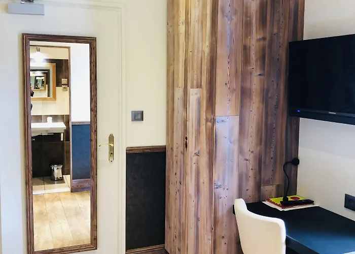 酒店 Logis Des Bains 热拉梅