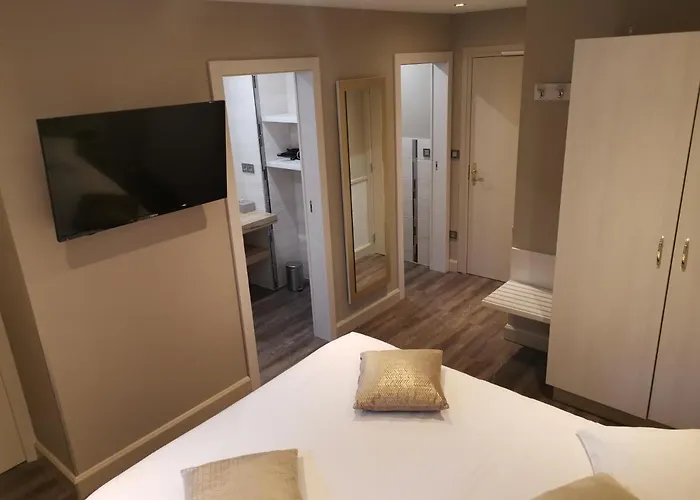 Logis Des Bains Отель 3*